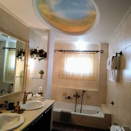 La Maison De Catherine * فولوس